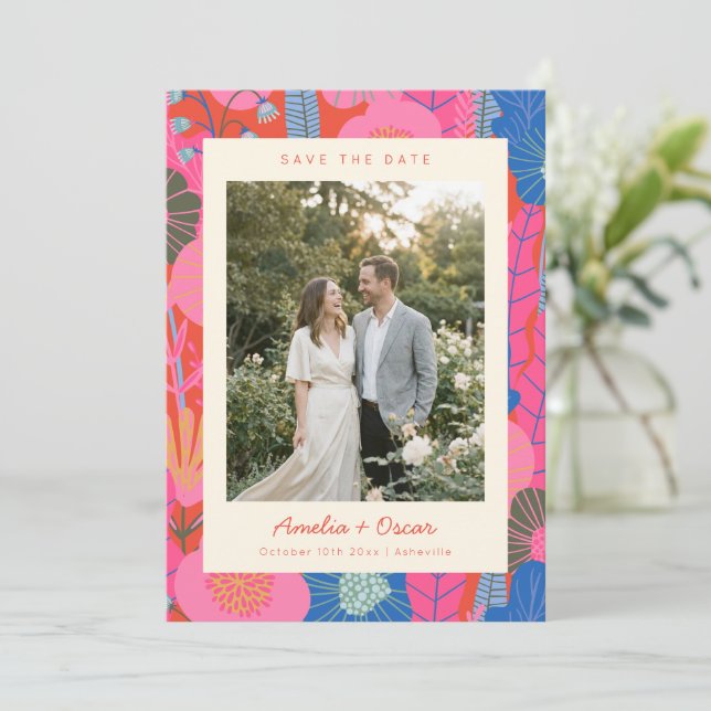 Moderne Boho Bunte Rote Florale Foto Hochzeit Save The Date (Stehend Vorderseite)