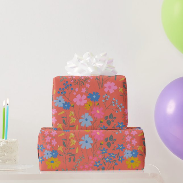 Moderne Boho-Rote Blumen Wildblumen Geschenkpapier (Partygeschenke)