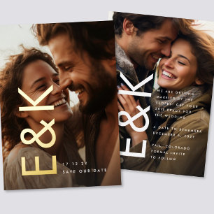 Moderne BOLD Gold 2 Foto-Monogramm Save THE Date Folieneinladung