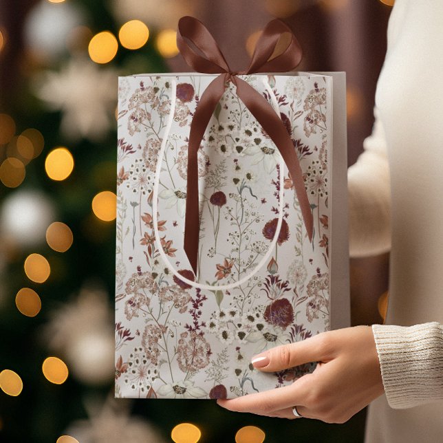 Moderne Burgund-Wildblumen | Elegant Boho Floral Mittlere Geschenktüte (Von Creator hochgeladen)