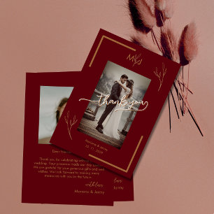 *Moderne Burgunder-Goldblatt-Monogramm-Hochzeit Dankeskarte