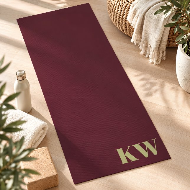 Moderne burgunderfarbene monogrammierte Initialen  Yogamatte (Von Creator hochgeladen)