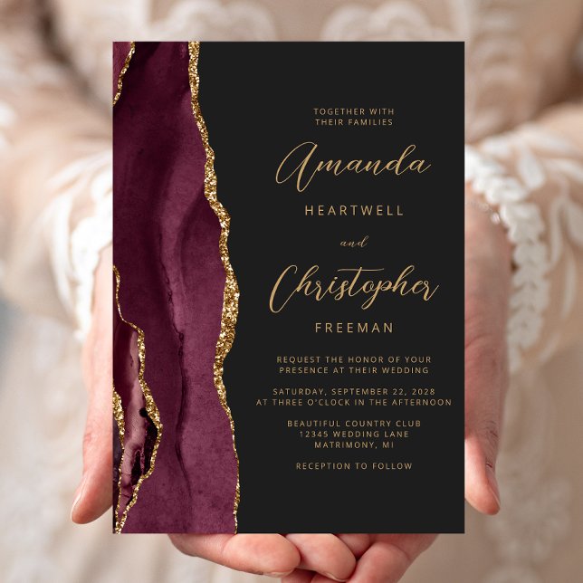 Moderne Burgundy Gold Agate Script Hochzeit Einladung (Von Creator hochgeladen)