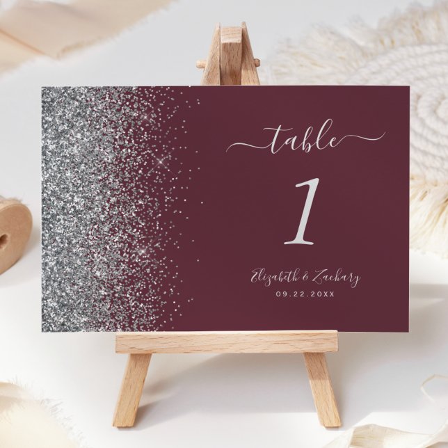 Moderne Burgundy Silver Glitzer Edge Wedding Tischnummer (Von Creator hochgeladen)