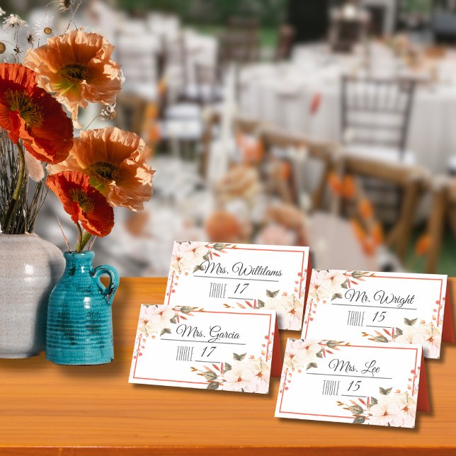 Moderne Burnt Orange Floral Wedding Platzkarte (Von Creator hochgeladen)