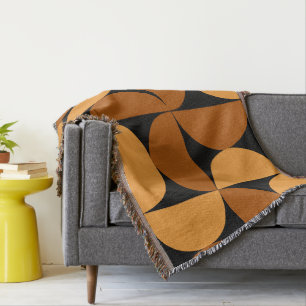 Moderne Burntgestelle und Mocha aus dem Mittelalte Decke