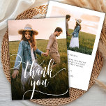 Moderne Chic Calligraphy Script 2 Foto Wedding Dankeskarte<br><div class="desc">Modernes Boho Chic Kalligrafie Script 2 Foto Hochzeit Dankeschön Karte. Stilvolle Hochzeit danke Ihnen Vorlage mit einem vollen vertikalen Foto auf der Vorderseite mit dem Text "Danke" in einer skurrilen Wirblen Hand Schrift Typografie Swash Schwanz Schriftart Skript weiß Overlay auf dem Bild. Auf der Rückseite vorgefertigte Danksagung mit einem Foto....</div>