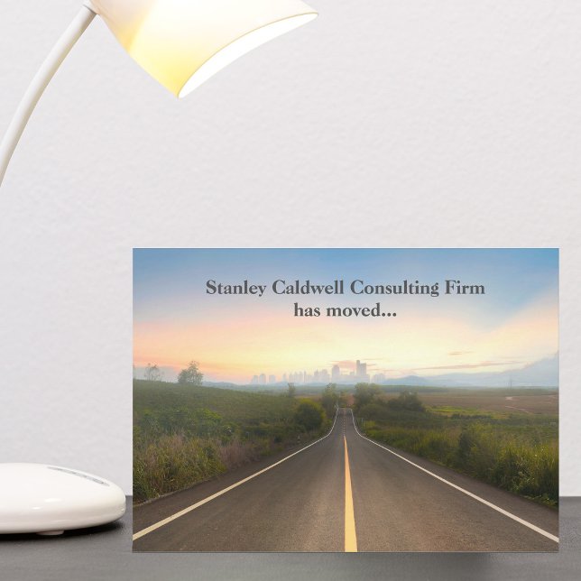 Moderne City Skyline Road Individuelle Geschäftsen Ankündigung (Von Creator hochgeladen)