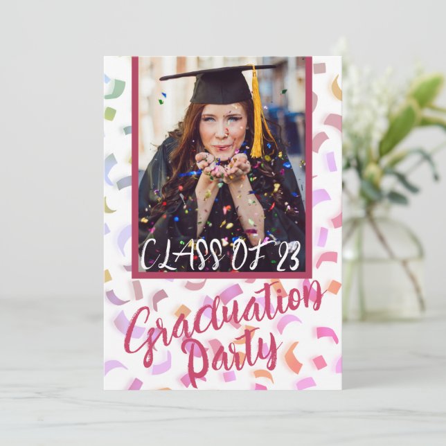 Moderne Colorful Confetti Graduation Party Einladung (Stehend Vorderseite)