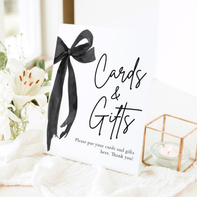 Moderne Coquette Black Bow Cards und Geschenke Zei Sockelschild (Von Creator hochgeladen)