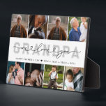 Moderne Custom GRANDPA Vatertag FotoCollage Fotoplatte<br><div class="desc">Ein Foto-Sake-Geschenk für Ihren GRANDPA mit einem modernen coolen Schriftart von GRANDPA überlagert mit weich handgeschriebenen Herz-Script-Sprichwort "We Liebe you". Es hat 8 Fotos und einen Text, den Sie personalisieren können. Perfekt als Geschenk für den Vatertag oder sogar für Feiertage. (Foto mit freundlicher Genehmigung von Kelly Sikkema und Jonathan Borba...</div>