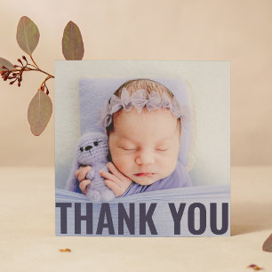 Moderne Danksagung mit lila Schrift für Babyfotos Dankeskarte