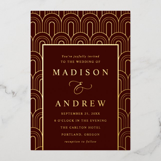 Moderne Deko Burgund und Goldhochzeit Folieneinladung (Vorderseite)
