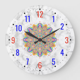 Moderne Dekoration mit weißem Marmoreffekt - ungew Große Wanduhr