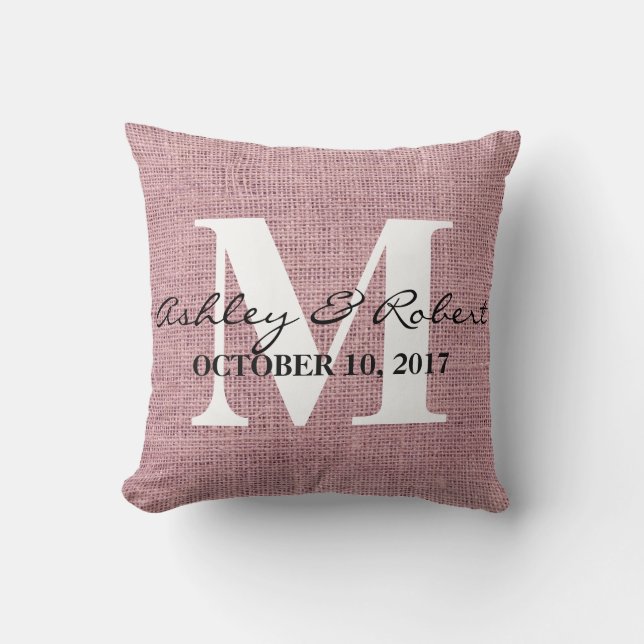 Moderne dekorative Burlap White Monogram Wedding Kissen (Vorderseite)