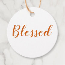 Moderne Drehbuch-Erntedank mit gelegtem Orangenwür