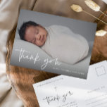 Moderne Drehbuch Religiöse Taufe Vielen Dank Postkarte<br><div class="desc">Dieses preisgünstige Modern Script Baby Foto Baptism Dankeschön-Karte verfügt über ein wunderschönes vollblutendes horizontales Foto und handgeschriebenes Dankeschön-Skript und minimalen bearbeitbaren Text. Klicken Sie auf die Schaltfläche Bearbeiten,  um dieses Design anzupassen.</div>