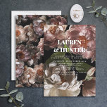Moderne dunkelmoody-rosa florale botanische Hochze Einladung<br><div class="desc">Ihre Hochzeit ist ein einmaliges Ereignis, daher verdient sie eine Einladung, die die Bedeutung des Ereignisses widerspiegelt. Unsere moderne, dunkelrosa, florale, botanische Hochzeitseinladung erweckt perfekt das Gefühl von Romantik und Luxus, das Sie Ihren Gästen zu erleben gewollt haben. Das atemberaubende Design zeigt das Motiv der Fotografie von Rosa-Peelen, das in...</div>