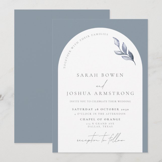 Moderne dusty Blue Arch Botanical Script Wedding Einladung (Vorne/Hinten)