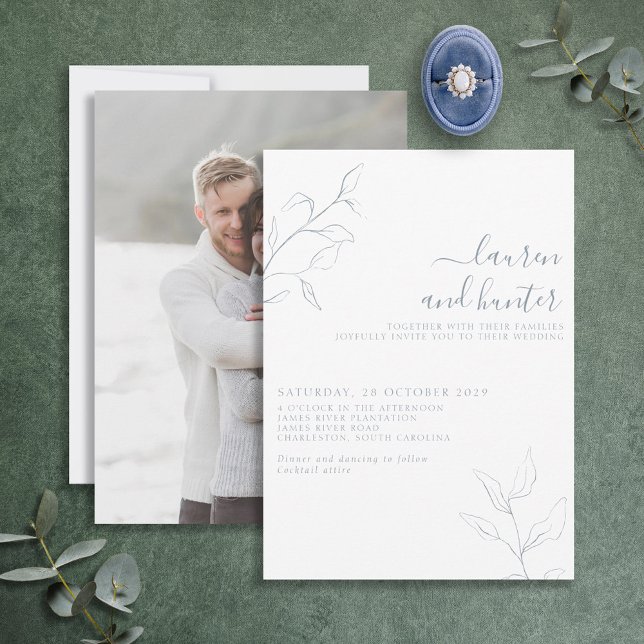 Moderne dusty Blue Script Botanical Foto Wedding Einladung (Von Creator hochgeladen)