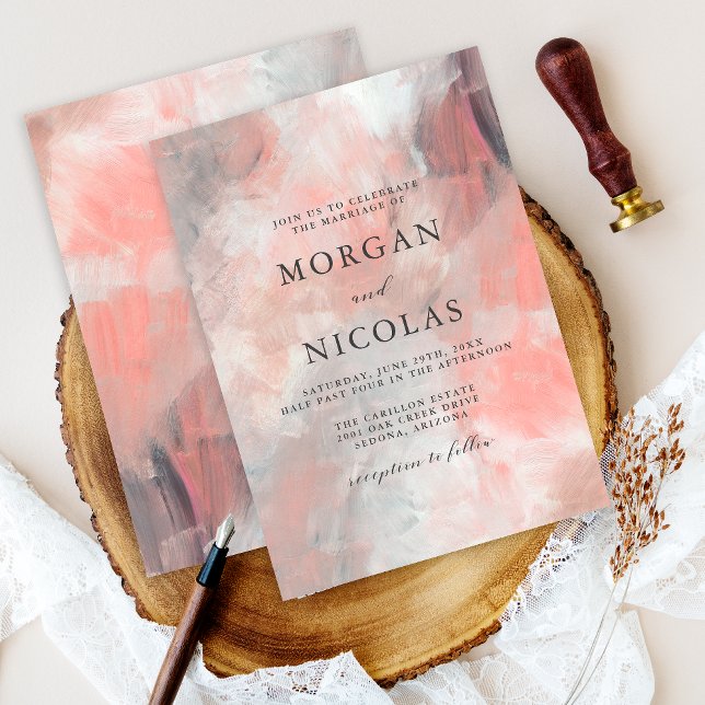 Moderne Dusty Coral Abstrakt Brush Strokes Wedding Einladung (Modern luxury styling in this simple, artistic coral abstract wedding invitation.)