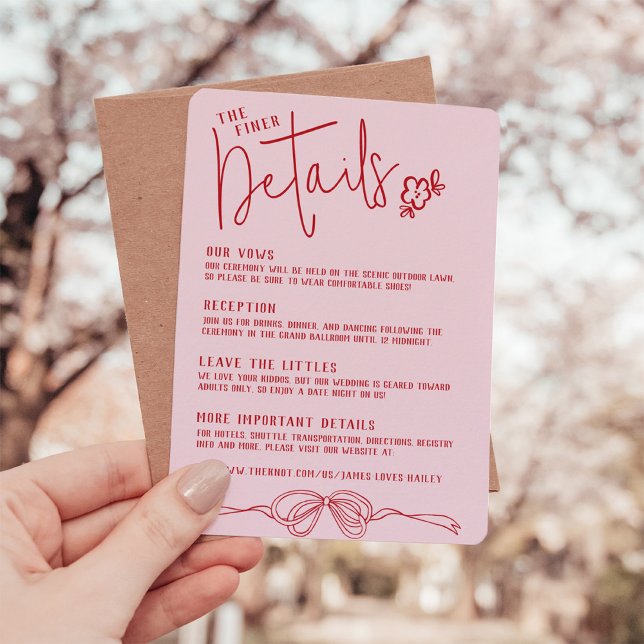 Moderne, eigenhändig gezeichnete Bow PINK Hochzeit Begleitkarte (Unique modern retro hand drawn pink & red bow floral script vintage wedding invitation details card)