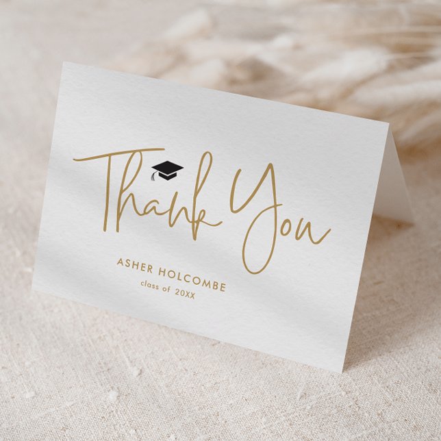 Moderne einfache Abschluss-Schrift Dankeskarte (Modern gold script black graduation cap graduation party folded thank you note cards.)