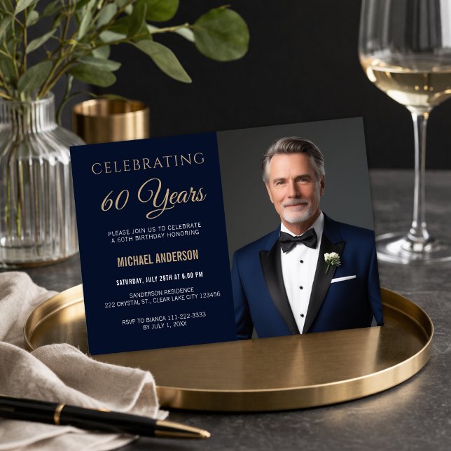 Moderne Einladung zum 60. Geburtstag mit Foto (Modern navy and gold 60th birthday invitation with clean, elegant photo layout)
