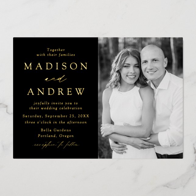 Moderne Elegance Black and Gold Foto Wedding Folieneinladung (Vorderseite)