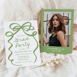 Moderne Elegant Green Bow Foto Graduation Party Einladung