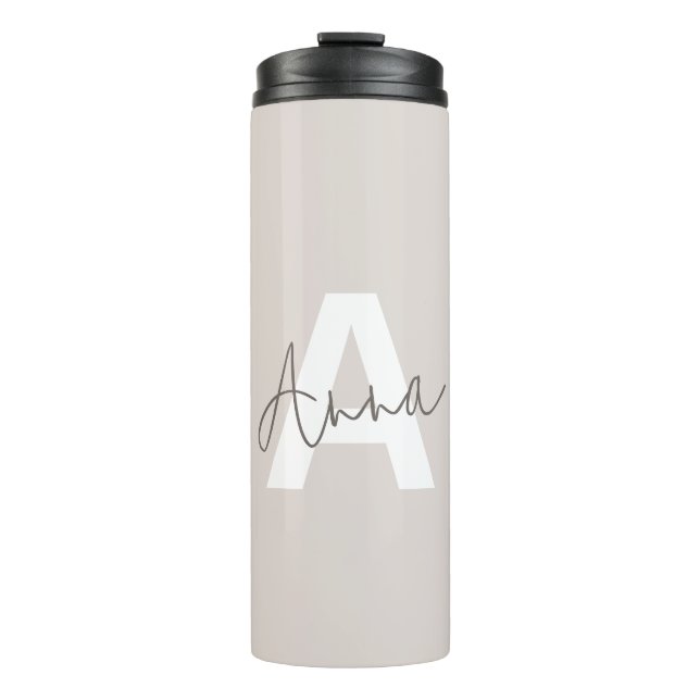 Moderne elegante Beige Monogram Custom Initial Thermosbecher (Vorderseite)