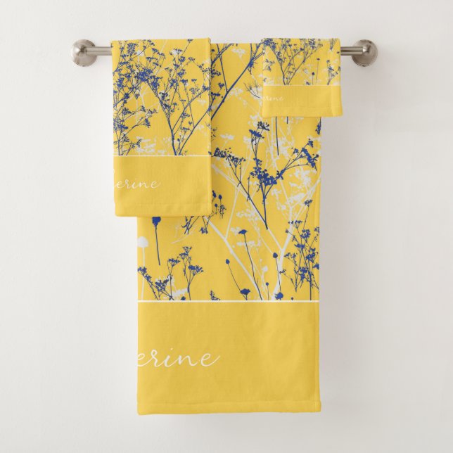 Moderne, elegante Blüten Mustard Yellow Name Badhandtuch Set (Insitu)
