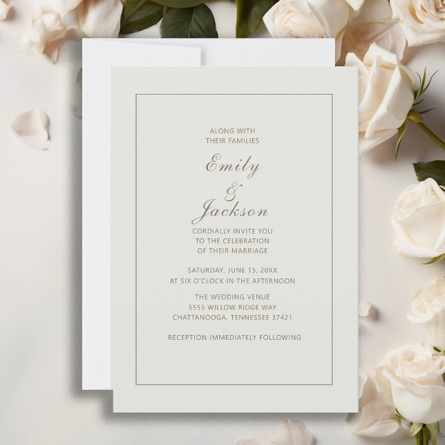 Moderne elegante Cream Brown Wedding Einladung (Elegant cream-colored wedding invitation with beautiful calligraphy script.)