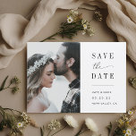 Moderne, elegante Foto Hochzeit Save The Date<br><div class="desc">Die individuell gestaltete Hochzeit bewahrt die Dattelkarte mit modernem und einfachem Layout und eleganter Typografie.</div>