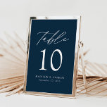 Moderne elegante Hochzeitssemble-Tischnummer<br><div class="desc">Trendy, minimalistische Hochzeitskarten mit modernen, weißen Schriftzeichen mit "Table" in moderner Kalligraphie-Schrift. Das Design verfügt über einen marinen Hintergrund oder eine Farbe Ihrer Wahl. Das Design wiederholt sich auf der Rückseite. Um die Marinekarten zu bestellen: Fügen Sie Ihren Namen, das Hochzeitdatum und die Tischnummer hinzu. Fügen Sie jede Nummer einzeln...</div>