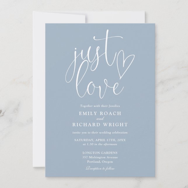 Moderne Elegante Just Liebe Script Dusty Blue Wedd Einladung (Vorderseite)