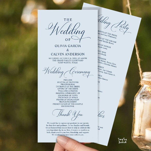 Moderne elegante klassische Hochzeitszeremonie-Ord Programm (Modern Elegant Classy Wedding Ceremony Order Program Card in misty Blue)