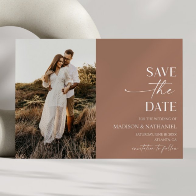Moderne elegante Minimalistische Mocha Mousse Wedd Save The Date (Von Creator hochgeladen)