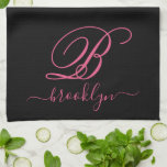 Moderne elegante Personalisierte Rosa Name Mit Mon Geschirrtuch<br><div class="desc">Modernes, minimalistisches Schwarz und heiß rosa personalisierter Name und mit Monogramm Küchentuch. Es verfügt über ein Monogramm, das in Serifenstil-Schriftart initialisiert wurde, und eine hübsche handgeschriebene Textvorlage mit Vornamen in Rosa, Weiß auf schwarzem Hintergrund. Große weibliche, mädchenhafte personalisierte Gabe. Wenn Sie Hilfe oder passende Artikel benötigen, kontaktieren Sie mich bitte....</div>