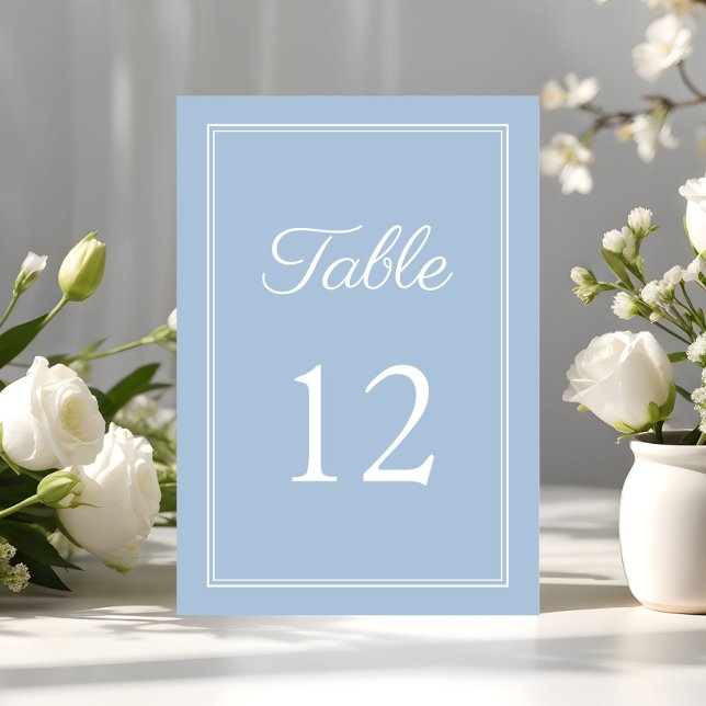 Moderne elegante Powder Blue Script Hochzeit Tischnummer (Modern Elegant Powder Blue Script Wedding Table Number)