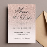 Moderne Elegante Rose Gold Save the Date Abschluss<br><div class="desc">Modernes und elegantes Rosa,  Rose Gold Glitzer ombre Drehbuch Save the Date Karte Graduierungsparty mit schwarz modernen Kalligraphie. Stilvolles und einzigartiges Design.</div>