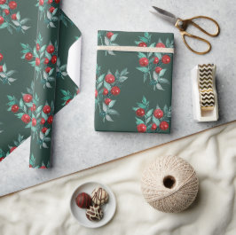 Moderne elegante rote Berries auf dunklem Weihnach Geschenkpapier
