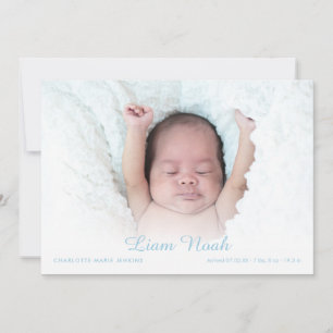 Moderne elegante Schriftzug Name Geburt Foto Babyj Ankündigung