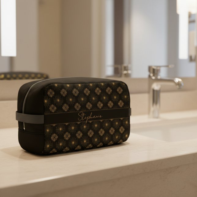 Moderne elegante Schwarz-Gold-Monogramm-Bezeichnun Waschbeutel (Von Creator hochgeladen)