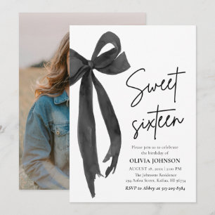 Moderne elegante schwarze Schleife Sweet 16 Geburt Einladung