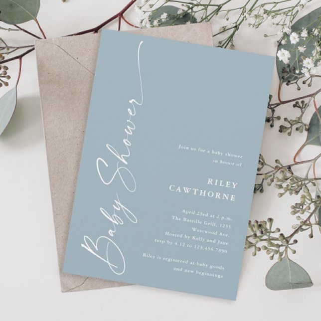 Moderne, elegante Script Dusty Blue Baby Dusche Einladung (Modern script dusty blue boho boys baby shower invitation.)
