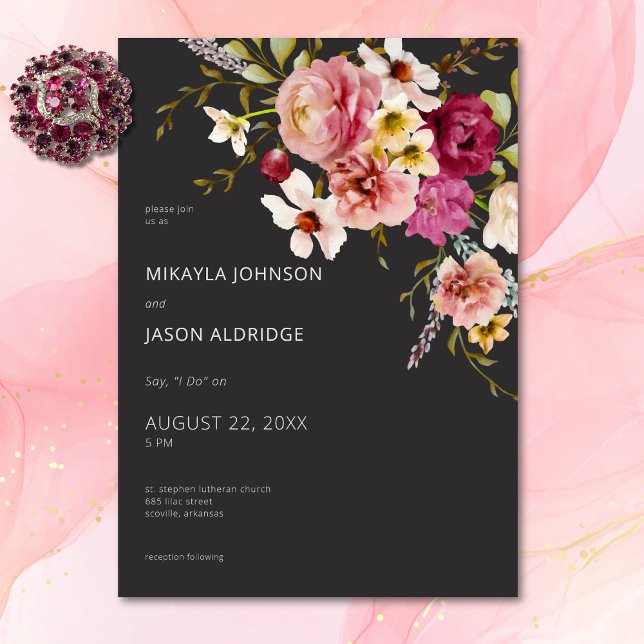 Moderne elegante Sommermesse Schwarze Hochzeit Einladung (Modern Elegant Summer Meadow Floral Black Wedding Invitation)