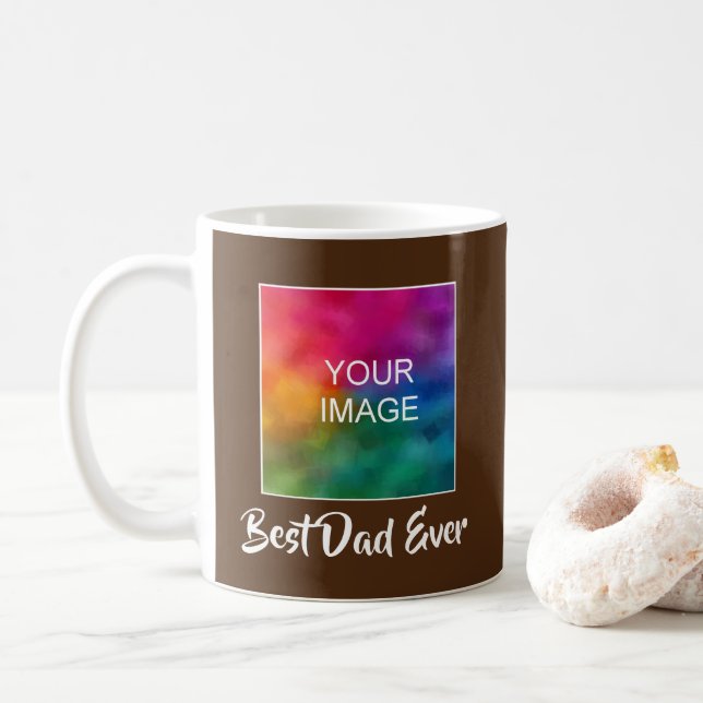 Moderne Elegante Typografie Braun Cool Bester Vate Kaffeetasse (Mit Donut)
