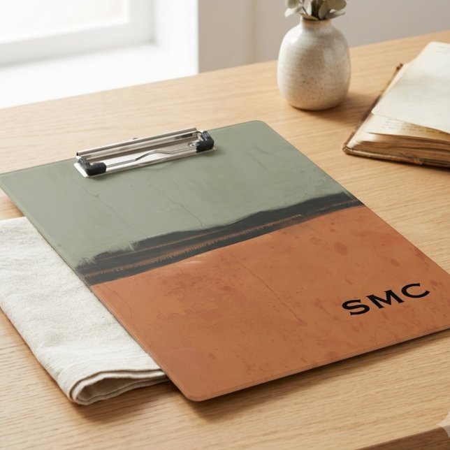 Moderne Erdtöne-Monogramm  Klemmbrett (An earth-tone monogrammed clipboard for a teacher’s desk or a student’s new school year organization)