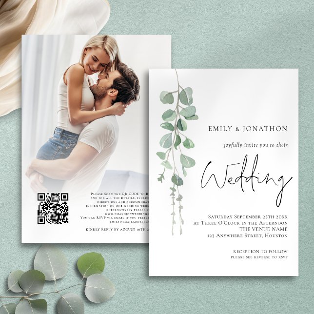 Moderne Eukalyptus-Foto-Script-Hochzeit Einladung (Front and back view)